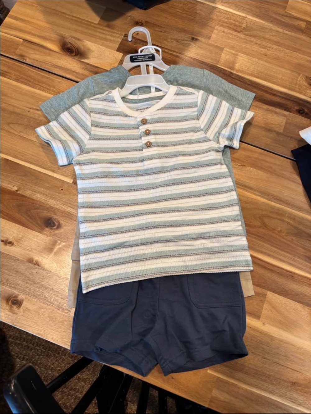 Tommy Bahama 3T boys 4 piece set